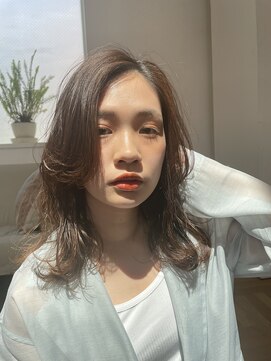 ヘアーアンドメイクトラスト(HAIR&MAKE TRUST) ミディアムヘア/イルミナカラー/ベージュカラー