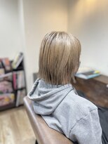 美容室ふくろう&nbsp;ホワイトベージュ切りっぱなしボブ