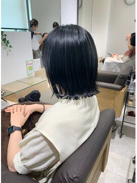 ルディー バイ ヘアーポケット(rudii by HAIR POCKET) 切りっぱなしボブ×ブルーブラック