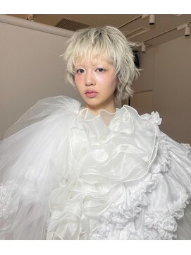 レコ 渋谷(LECO) ボブウルフハッシュカットハイトーンシルバー