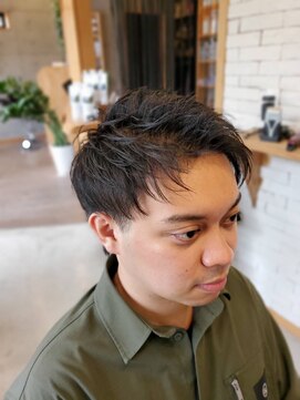 バルビエーレ アーディ(Barbier Adi) ツーブロックウルフ