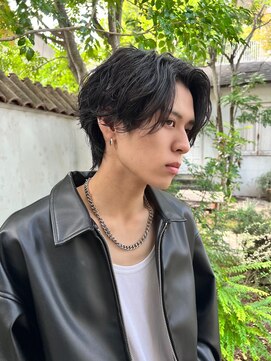 フリーラ 横浜(freera) センターパートウルフカットツイストスパイラルパーマゆるめ黒髪