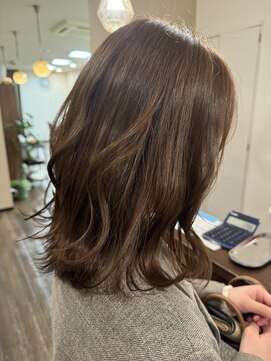 ジールサンク(Zeal N°5) ブラウンカラー×ウェーブ巻き