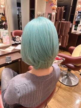 トイロ(toiro) レイヤーカットミルクティーベージュブリーチなしダブルカラー