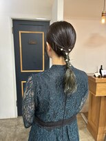 レジーロ (Regilo)&nbsp;タイトヘアアレンジ