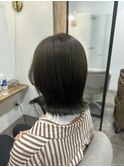 切りっぱなし外はねボブ