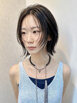 ヌフ(neuf) 顔まわりレイヤー×切りっぱなしボブ|黒髪・暗髪
