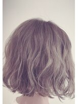 ヘアー バイ ミーズ(hair by Mii’s) 淡いグレージュ