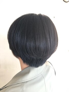 フランジェッタヘアー(Frangetta hair) カット職人ショート