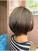 *頭の形が綺麗に見えるエレガントなショートスタイル