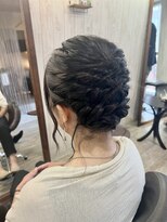 ルチル(Rutile)&nbsp;崩れにくいおくれ毛が可愛いアップ