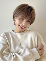 イヴォークトーキョーオーサカ(EVOKE TOKYO osaka)&nbsp;可愛い 丸みショート 耳かけ ワイドバング ベージュカラー