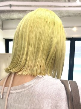 デート 下北沢(DATE) ダブルカラーミルクティーベージュカラーケアブリーチミニボブ