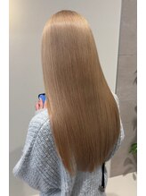 アルカリ酸熱トリートメントは〈ブリーチ毛〉にも対応！