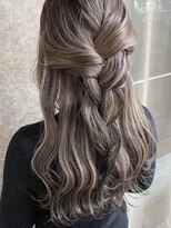 ノア(noa.)&nbsp;【豊中美容室noa.】外国人風ハイライト♪♪