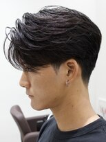 カルム(kalm)&nbsp;メンズセンターパートウルフセンターパートニュアンスパーマ襟足