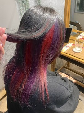 マーレ(MARLE./) 赤紫スライスで魅せるストリートMIX