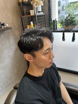 トニコ(toniko)&nbsp;アップバングショート×ツーブロック×ビジネスヘア×刈り上げ