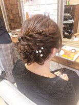 フラミューム 恵比寿(flammeum)&nbsp;ふじゆきアレンジ ふわっと立体感あるまとめスタイル♪/シニヨン