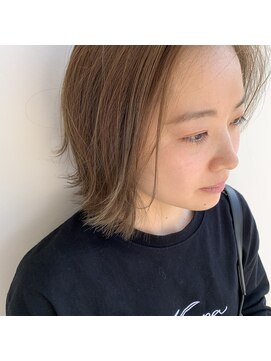 美容室 アイディー i-dee 透け感ベージュ