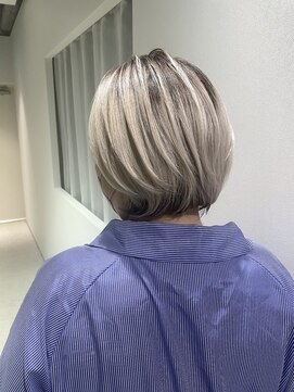 ムク(MUK) バレイヤージュ風ホワイトシルバー