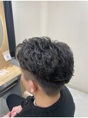 スーツ短髪ツーブロック束感モテる黒髪シークレットパーマ流行