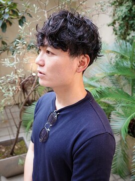 MAKE'S men's 表参道/原宿/メンズカット/メンズパーマ【メイクス メンズ 】 フェザーパーマセンターパート韓国ニュアンスパーマ