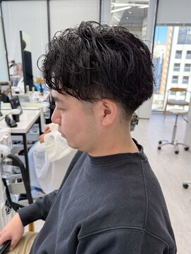 ビューナゴヤ 名駅(VIEW NAGOYA) メンズ/サーフカール/刈り上げセンターパート/波巻きツイスパ