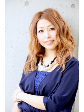 トータルビューティーステラ(TOTAL BEAUTY STELLA) ゆるフワ波巻きウェーブ