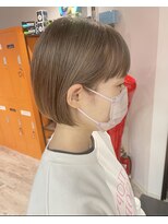 コワファーストナガサキシャンプーボーイ(COIFF1RST NAGASAKI SHAMPOO BOY)&nbsp;ミルクティーベージュ　丸みボブ