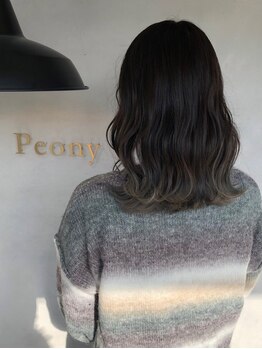 ピオニー(PEONY)の写真/ハイライトやイヤリングカラー等トレンドに合わせたスタイルや、明るめのグレイカラーもお任せください♪