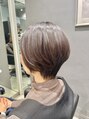 リュネッツ(lunettes) 襟足がくびれて丸みのあるショートボブスタイル☆