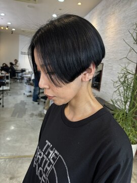 ショウビット(Show Bit) ネイビー前下がりショート