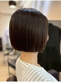 切りっぱなしボブ/ハッシュボブ/くすみベージュ