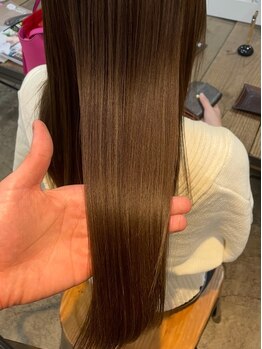 シャキンとし過ぎないナチュラルなストレート◇翌日以降のスタイリングも簡単で時短も同時に叶う♪