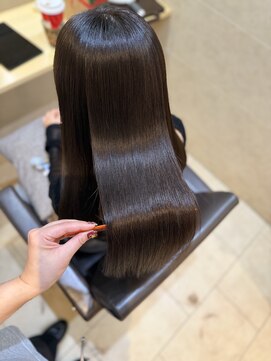 ジーナ 船橋(Zina) Premiere矯正×ココアブラウン　Zina佐藤