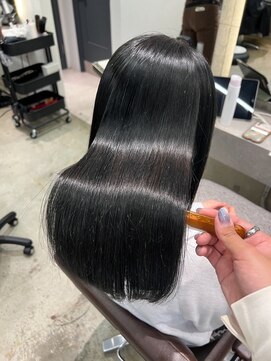 フォト 新宿(foto) 縮毛矯正/似合わせカット/ミディアムレイヤーカット/新宿