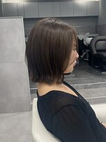 レウーナ 塚口(Reuna)&nbsp;【ナチュラルショート】グレージュ×ミディアムヘア J