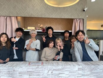 マリオヘアー 本庄五十子店の写真/明るい店内と雰囲気が魅力のサロン!地域密着で20年以上愛される憩いの場所