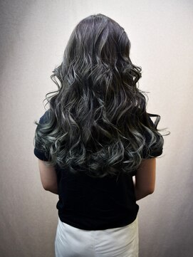ヘアスタジオヘーフリヒ(HAIR STUDIO HoFLICH) ☆ハイライトとグラデーションに挑戦してみたい方へ☆