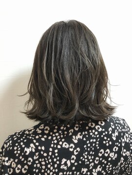 ディスオモテサンドウ 表参道(This OMOTESANDO) グレージュ☆似合わせヘアー【表参道、青山】山本