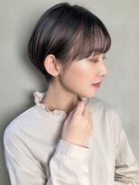 ミィ 表参道(mee.)&nbsp;【mee.】 オフィスヘアアッシュブラウン毛先パーマ