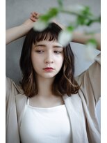 ウラ(.ula)&nbsp;ショートバング×インナーカラー外ハネ