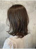 オリーブベージュ×ミディアム