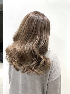 ソルドット バイ オハナ(sol.by ohana) ３０代４０代５０代馴染ませハイライトスタイル　レイヤー