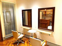 オージース ヘア(O－ZIES HAIR)の雰囲気（「両面時計・青いポスト・ハサミの看板」が目印のサロン♪）