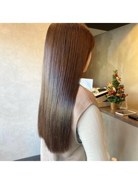 イーラヘアー(ERA HAIR) 重めダウンスタイル×寒色ベージュ