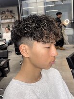 イーラ(era) スペインカール 刈り上げ眉カットツイストスパイラルパーマ