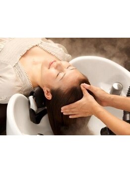 頭皮の汚れをスッキリ落とすことで、地肌から健康的に☆髪も心も癒される極上の時間をご堪能ください♪