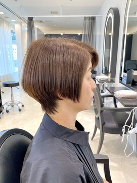 メゾンブラン 川西阪急店(Maison Blanc) 大人ショートグラデーション/美シルエットボブ